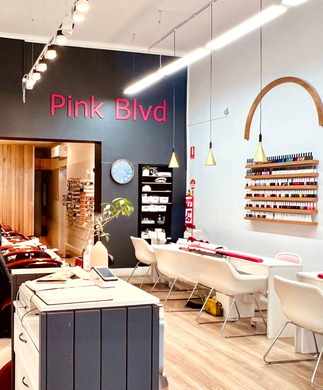 pink-blvd-salon