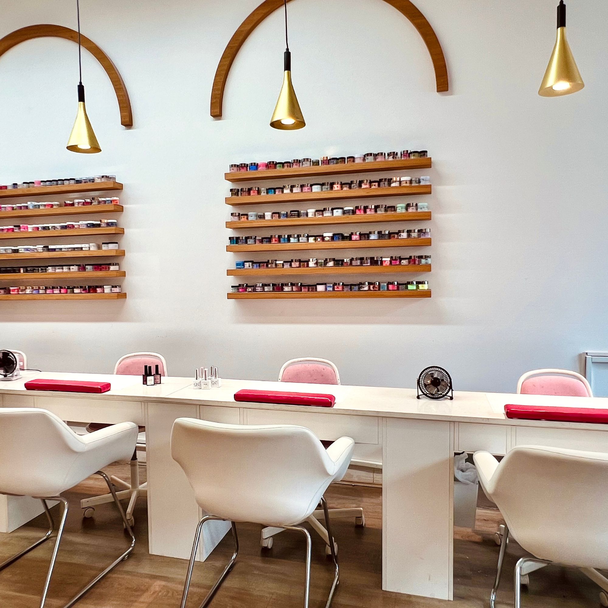 pink-blvd-chairs-shop